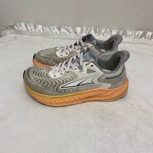 Brooks Altra Torin 7 Running Athletic shoes Women's size 8 White & Orange
